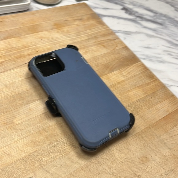 OtterBox Defender IPhone 13 Case - Picture 4 of 4